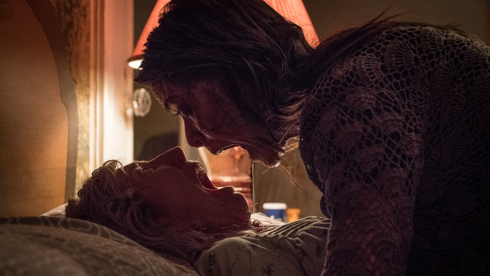 Fiona Landers haunts Faith Matheson in The Grudge