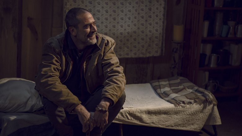 Negan fa cenno al quadrilatero dell'amore