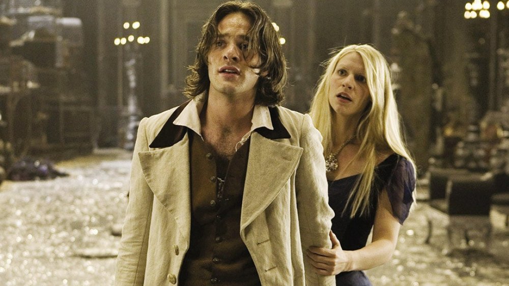 Charlie Cox and Claire Danes in Stardust